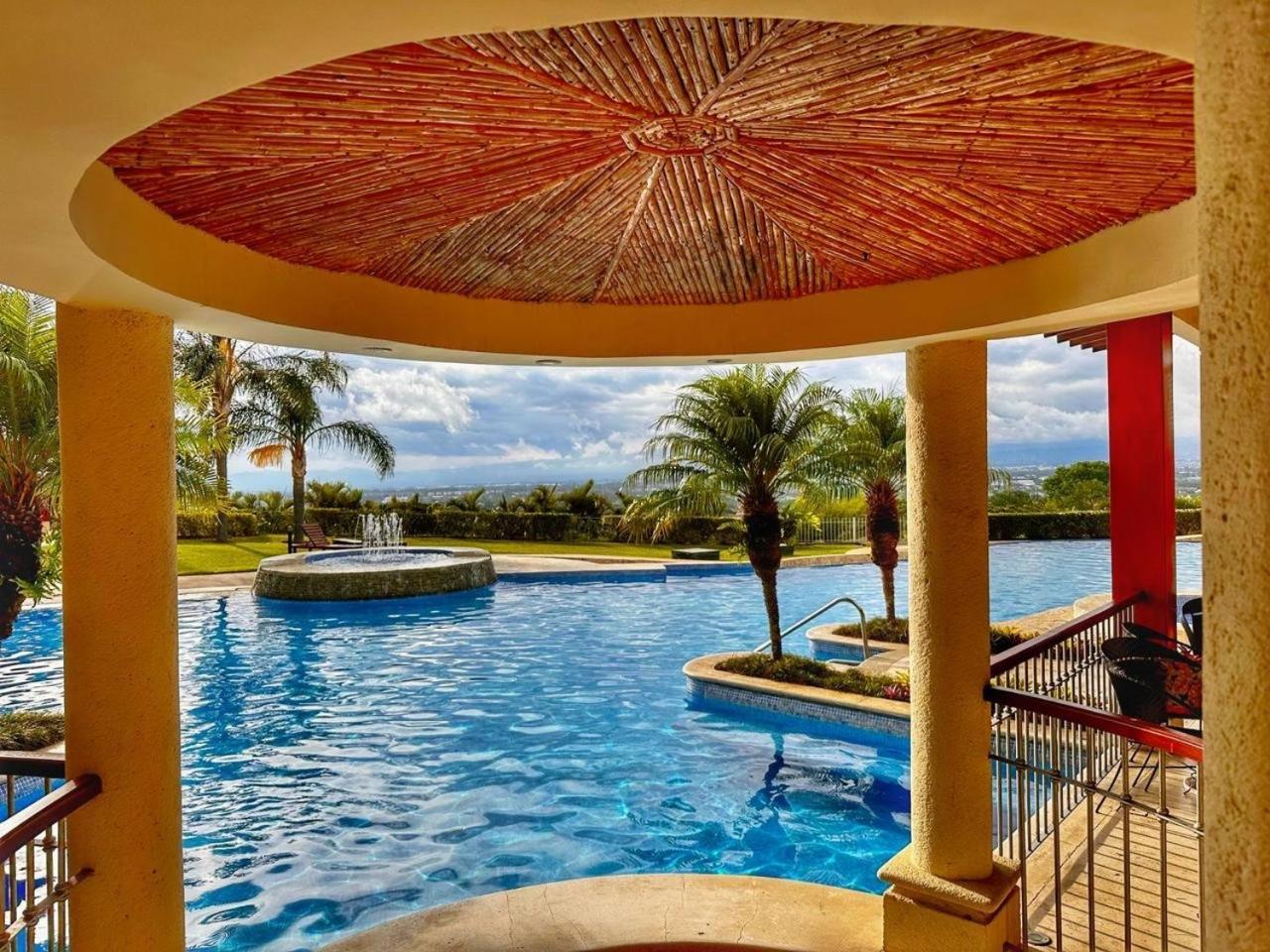 Cr Mariposa Rentals Comfortable Penthouse, Ac, Pool, Gym, Tennis Santa Ana  Dış mekan fotoğraf